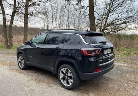 Jeep Compass cena 85900 przebieg: 156000, rok produkcji 2018 z Syców małe 11